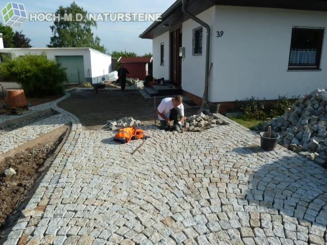 Granitpflaster Verlegung Bogenverband - Referenz Einfahrt