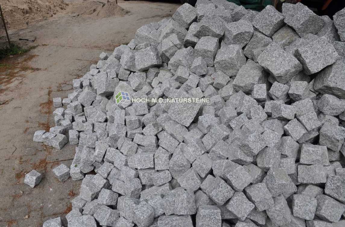 Anlieferung und Entladung Granitpflaster lose