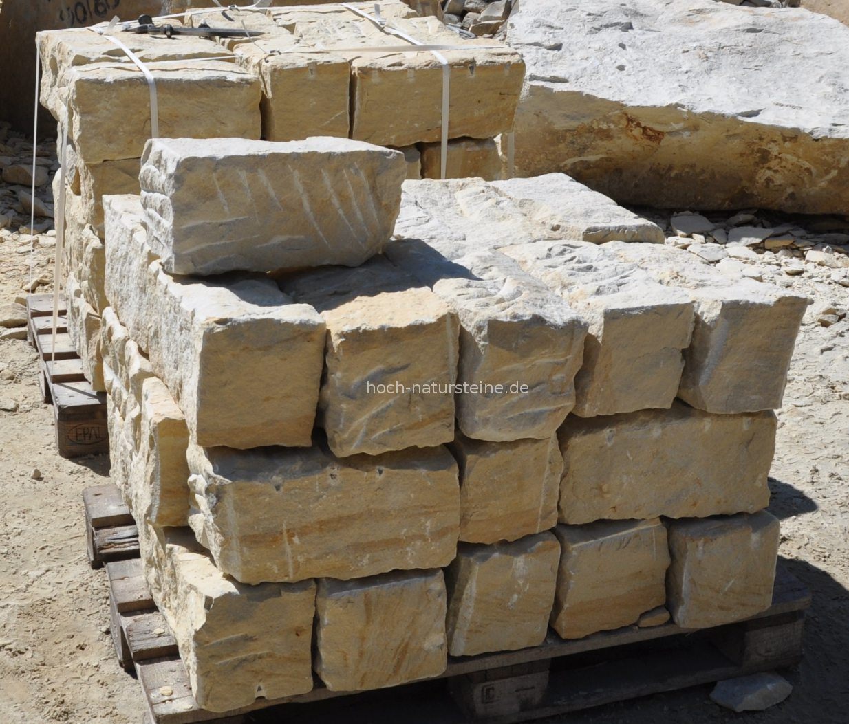 Sandsteinmauersteine Romus - alle Seiten gespalten