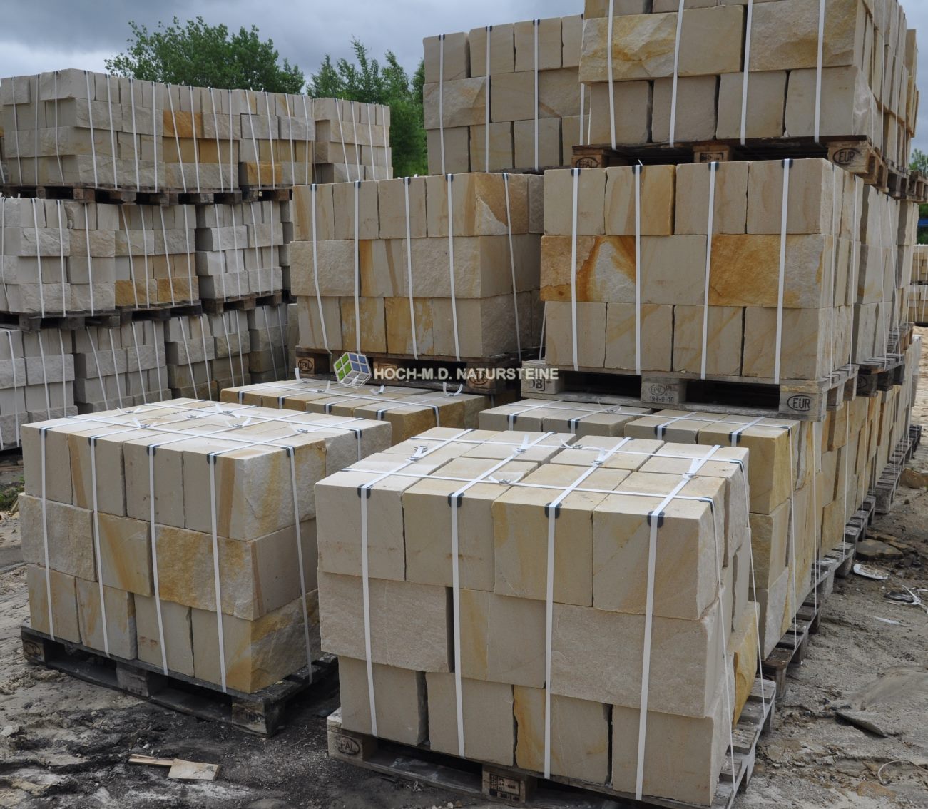 Sandsteinmauersteine Romus 4-fach gesägt