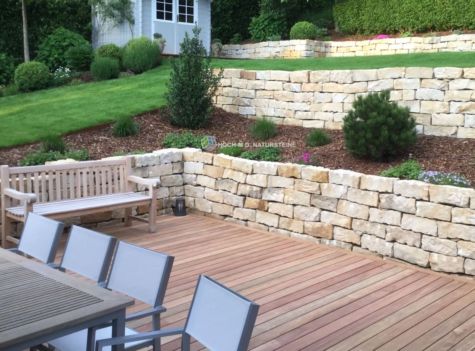 Referenz Sandsteinmauer - Trockenmauer aus Quarzsandstein