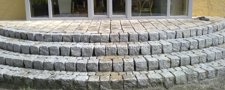 Laban-2, Stufen aus Granit